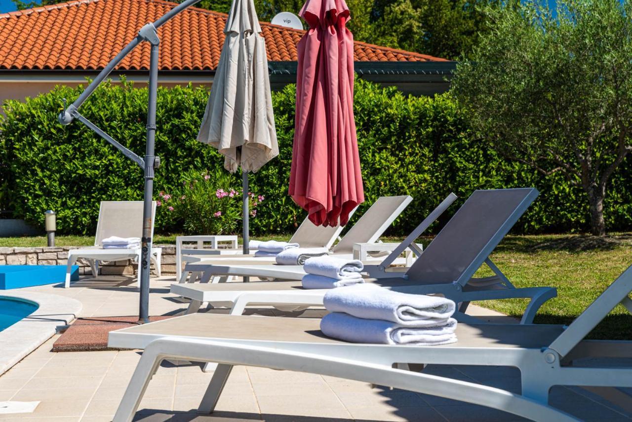 Villas Kolumbera With Private Pools エクステリア 写真