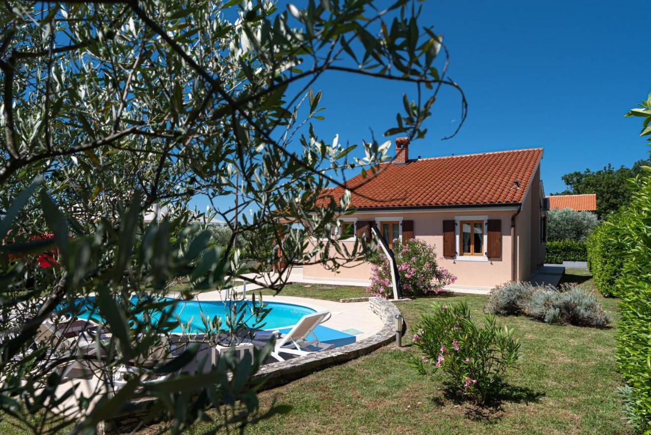 Villas Kolumbera With Private Pools エクステリア 写真